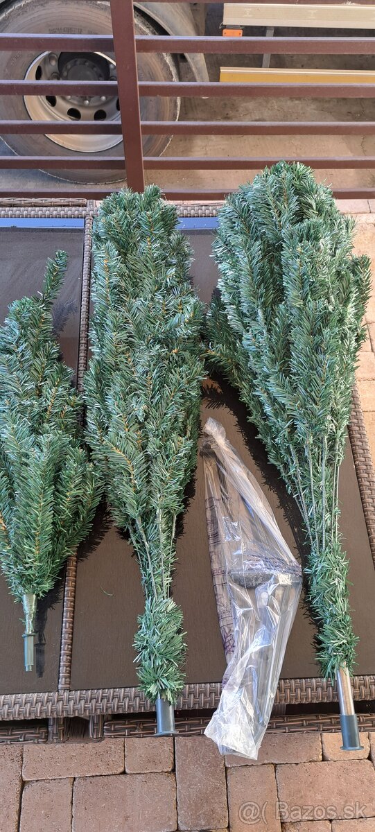 Umelý vianočný stromček Nový