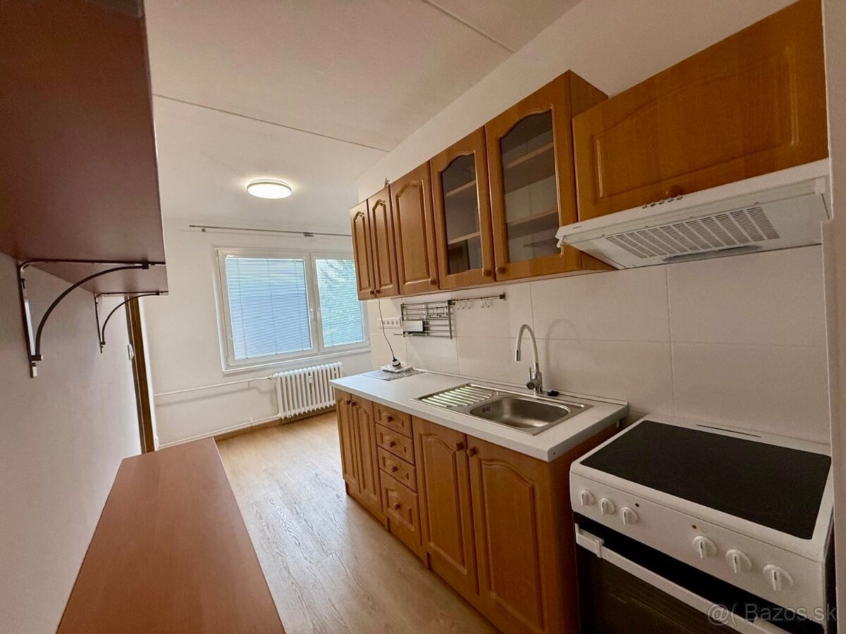 PRENÁJOM: ÚTULNÝ 3-IZBOVÝ BYT NA OBRANCOV MIERU V PÚCHOVE