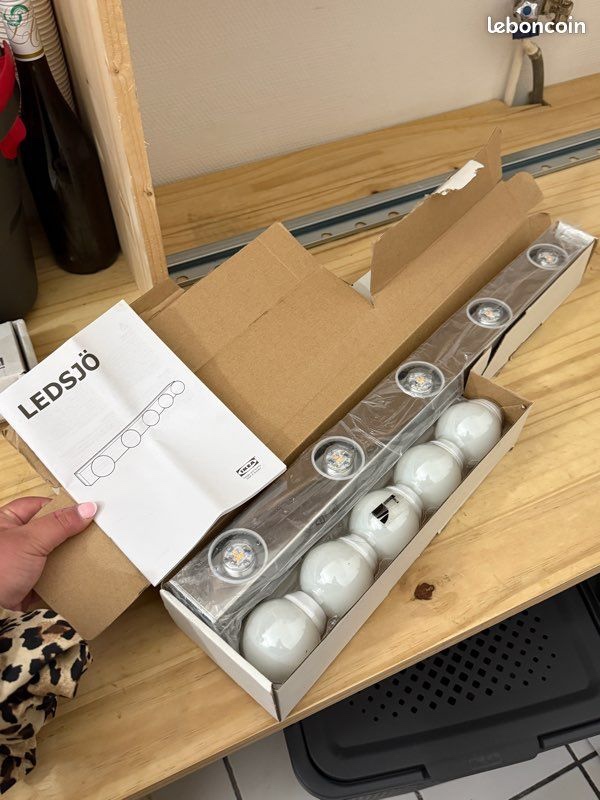 Ikea ledsjo nove mekauep hollywood svetla