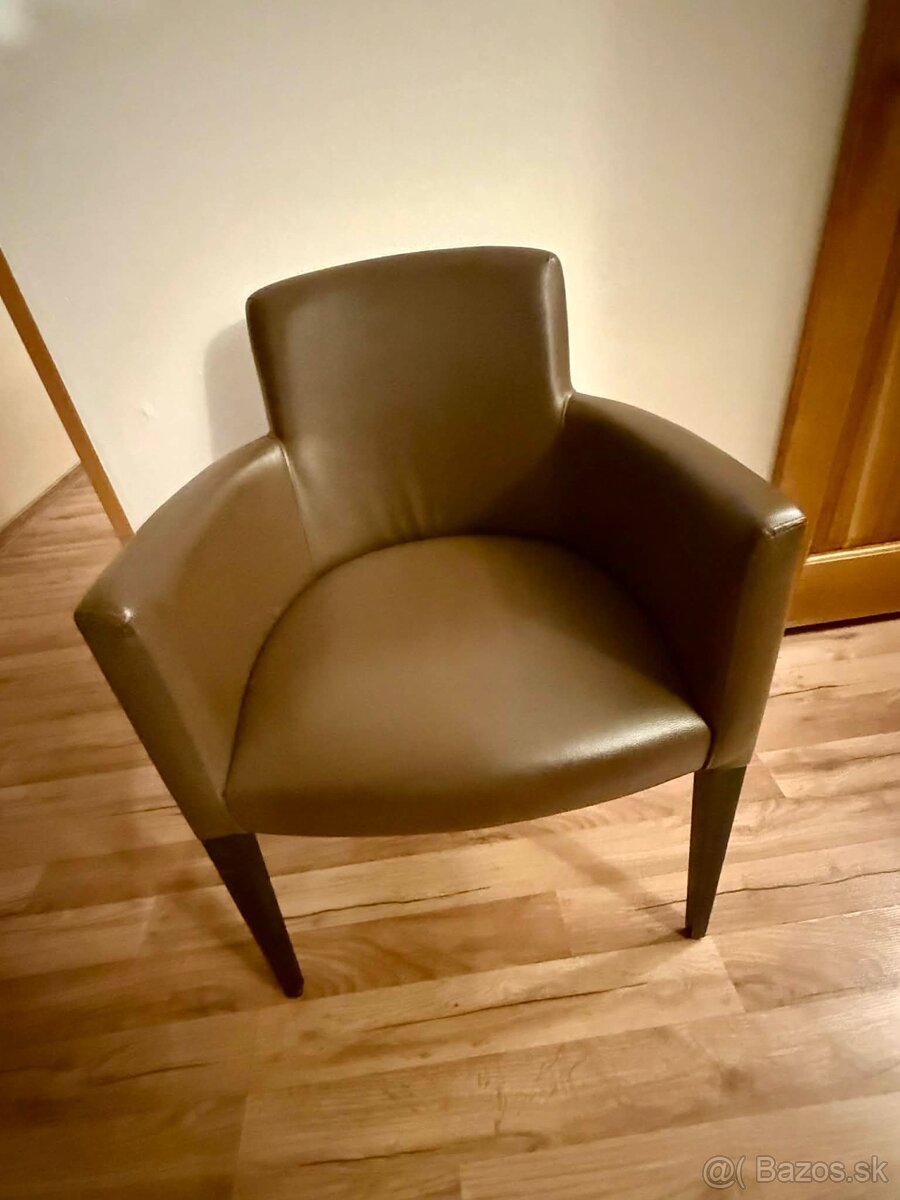 Predám zachovalé kreslá
