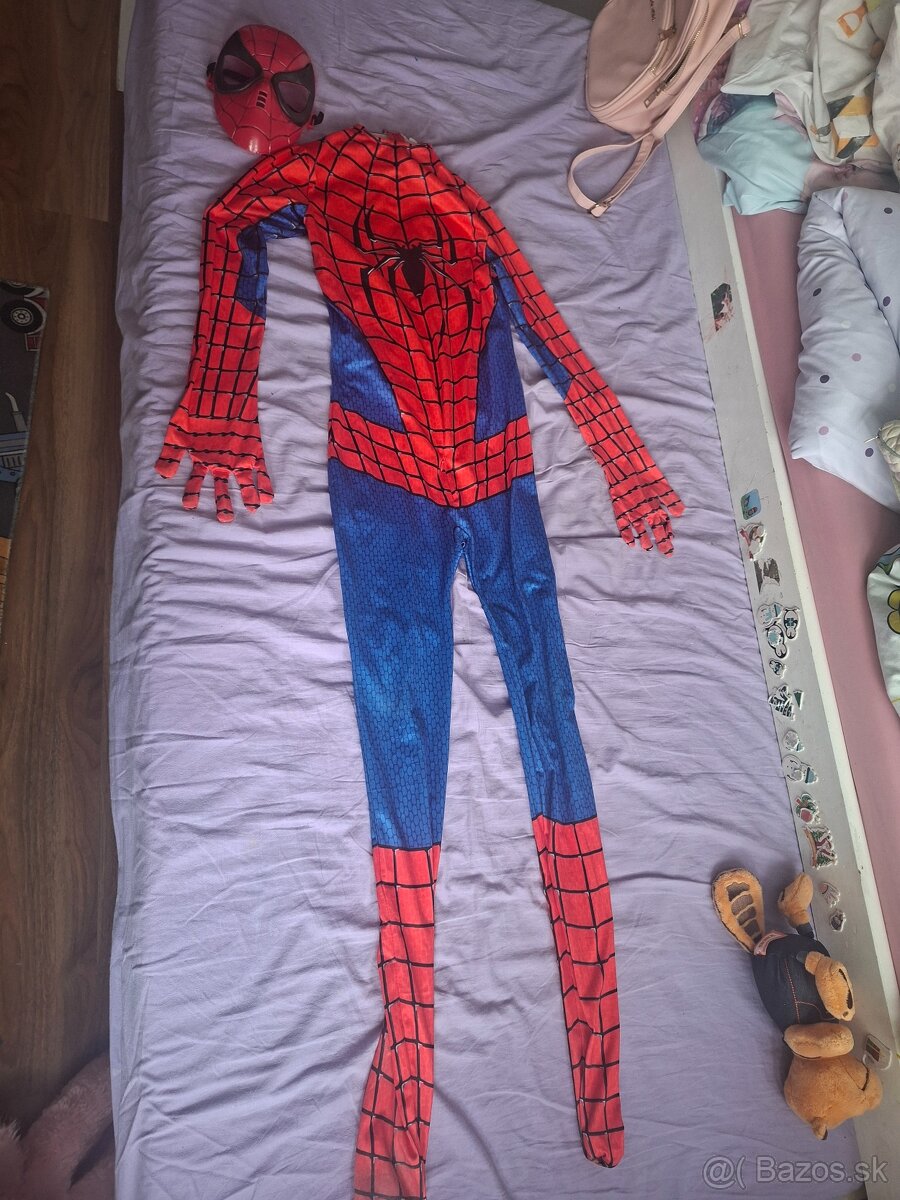 Kostým na karneval spiderman