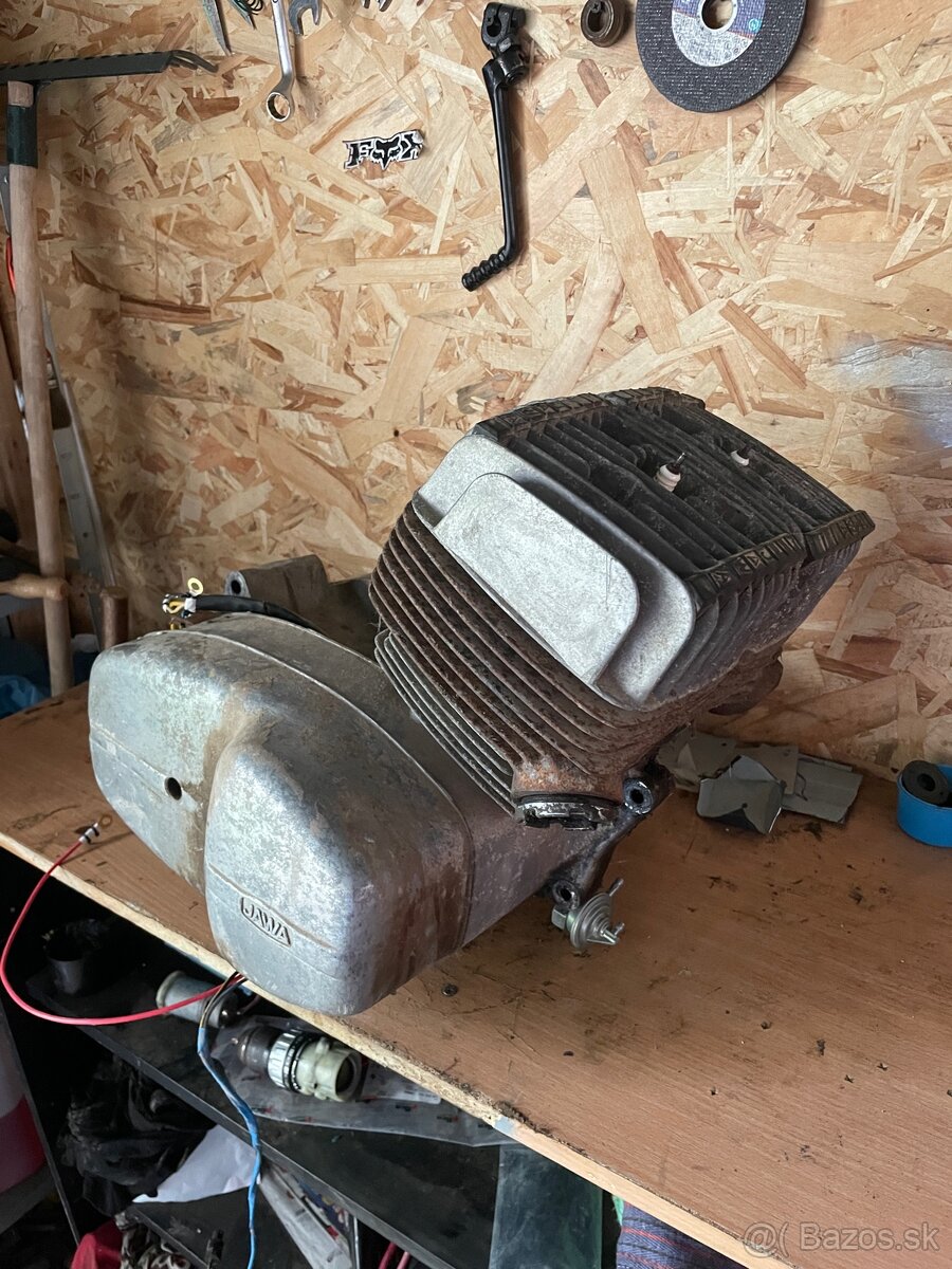 Predam motor čz350