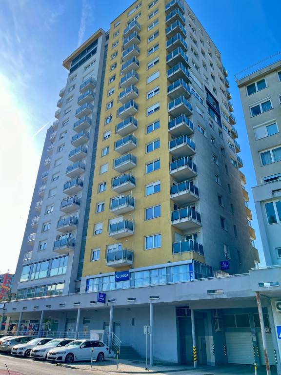 Prenájom 3-izbového bytu s podzemnou garážou – Bratislava, v