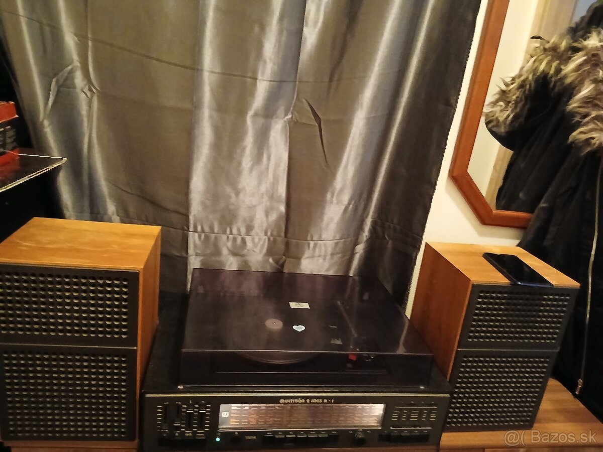 TESLA GRAMOFÓN RADIO MULTITON 2 1033 A-1