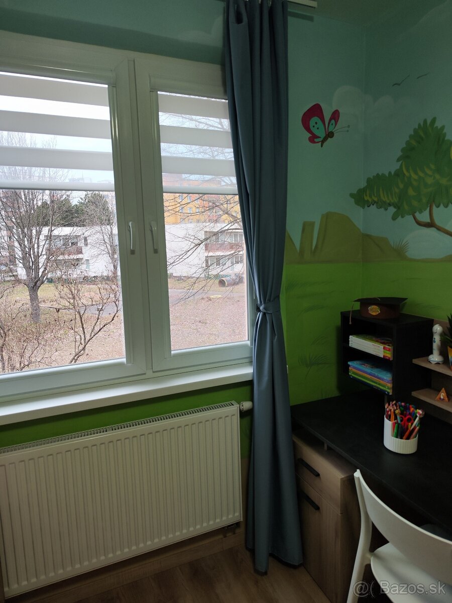 Zatemňovací záves
