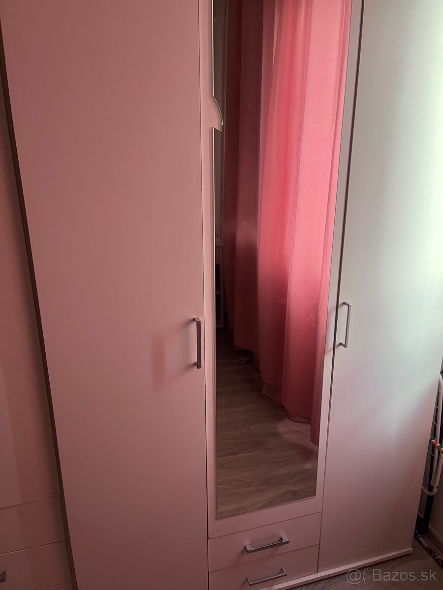 Skriňa