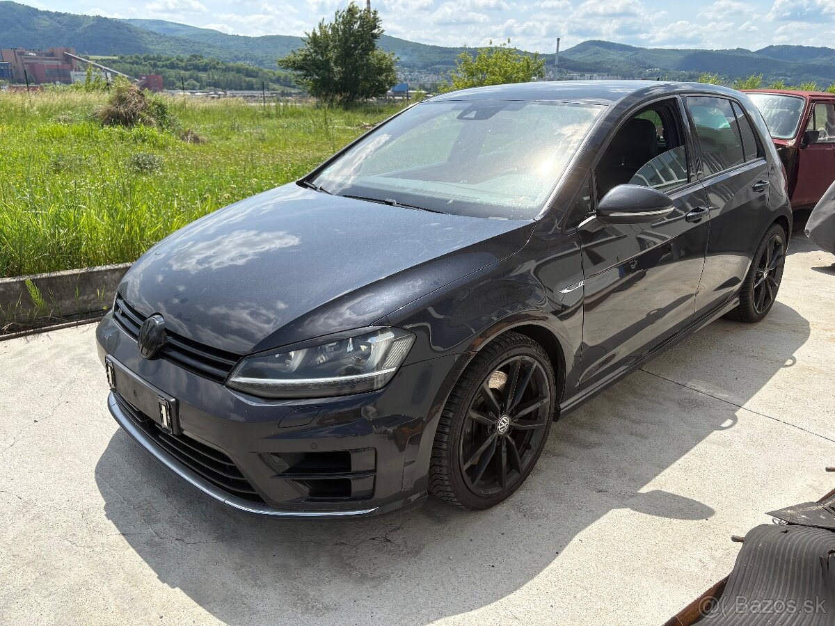 Golf R 221kw 4motion DSG Pokazeny motor