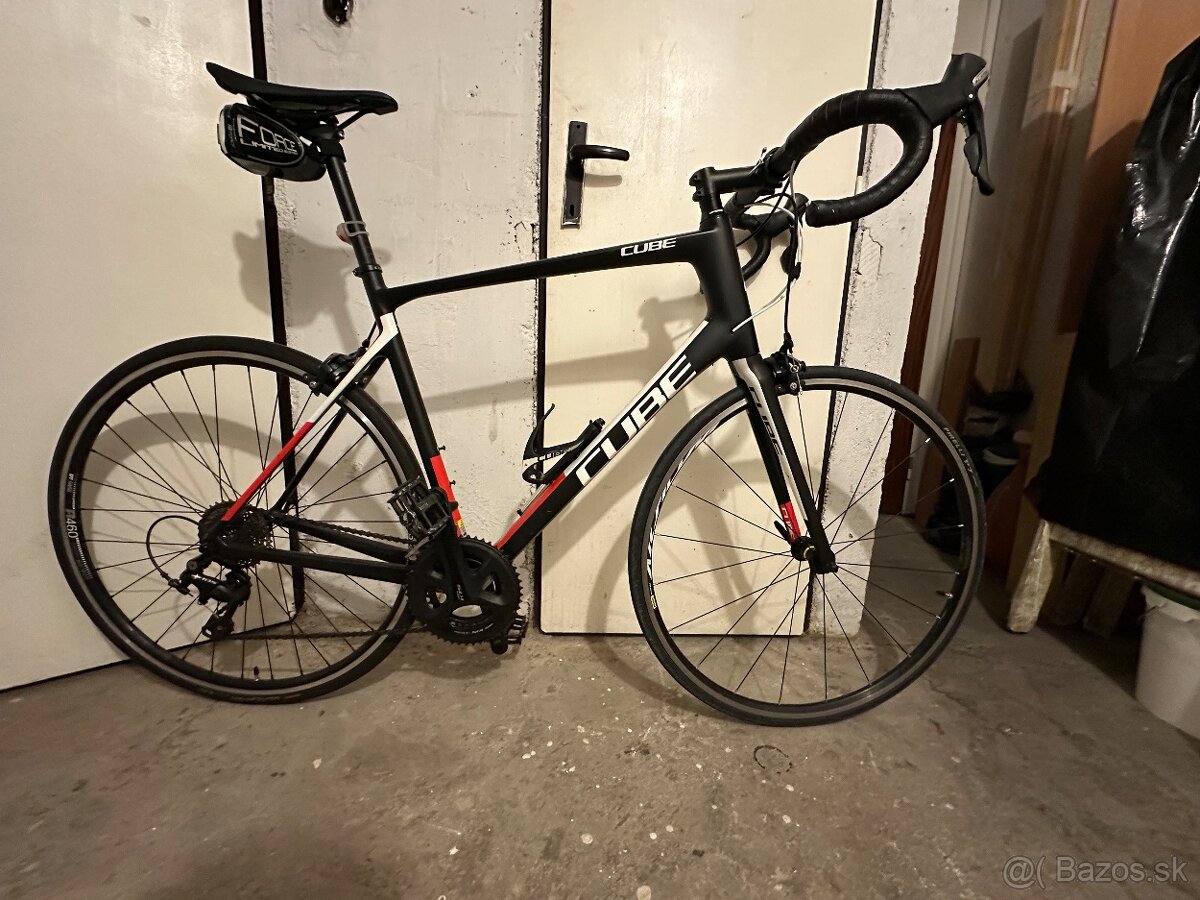 Cestný bicykel Cube Attain GTC