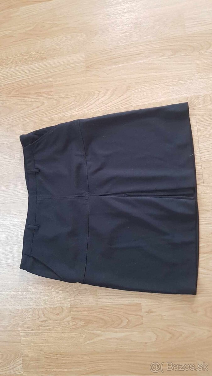 Čierna sukňa s vreckami v. XL