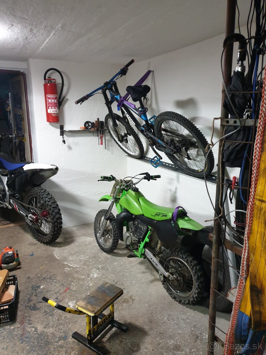 Kawasaki kx 60.
