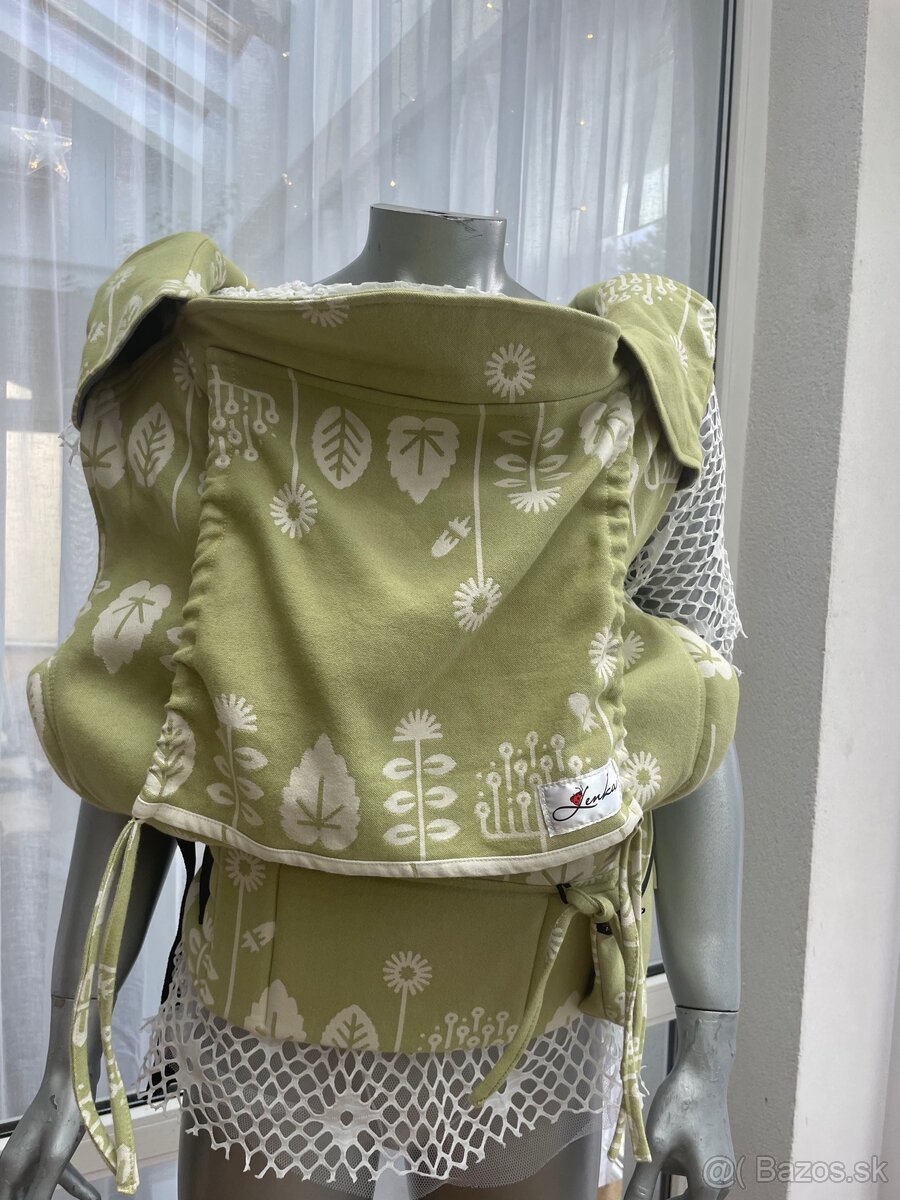 Nosic BeLenka, zvacseny toddler, satka SestriceHerbsRosemary