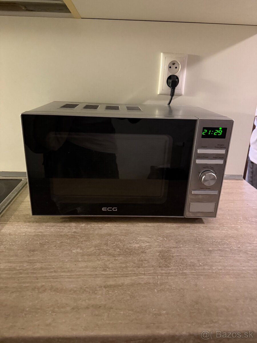 mikrovlnná rúra ECG MTD 2071 SE