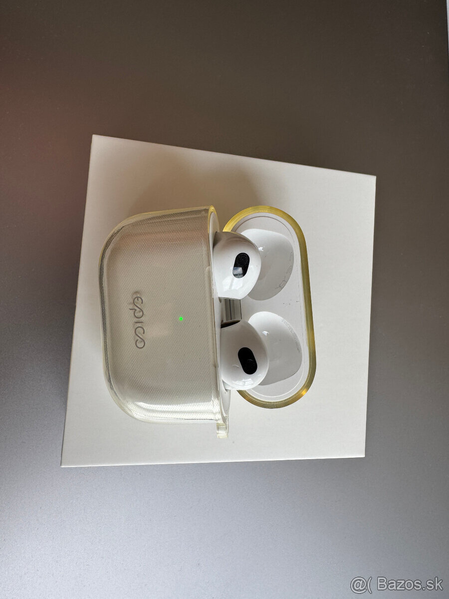 Apple AirPods 3 s nabíjacím puzdrom Magsafe