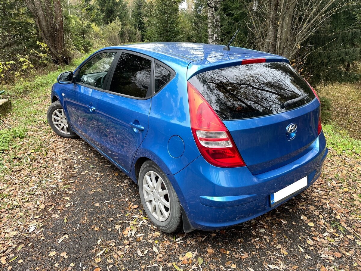 HYUNDAI I30 2010