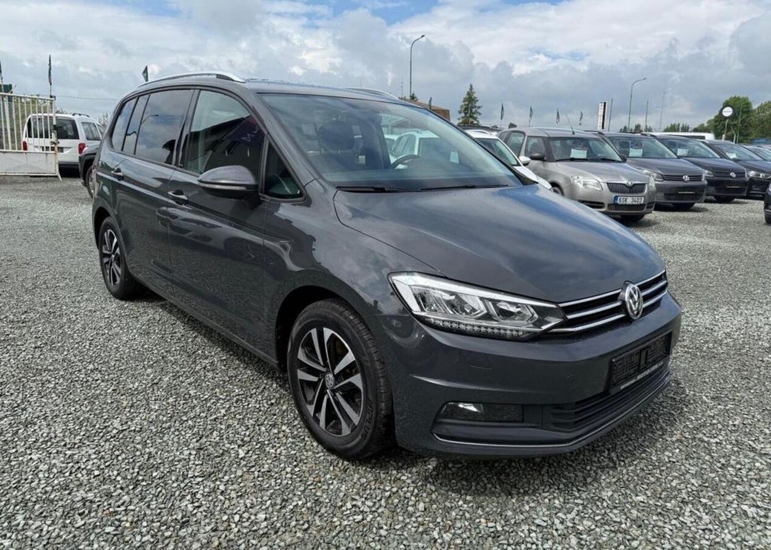 Volkswagen Touran 2.0 TDI DSG UNITED LED ACC nafta automat