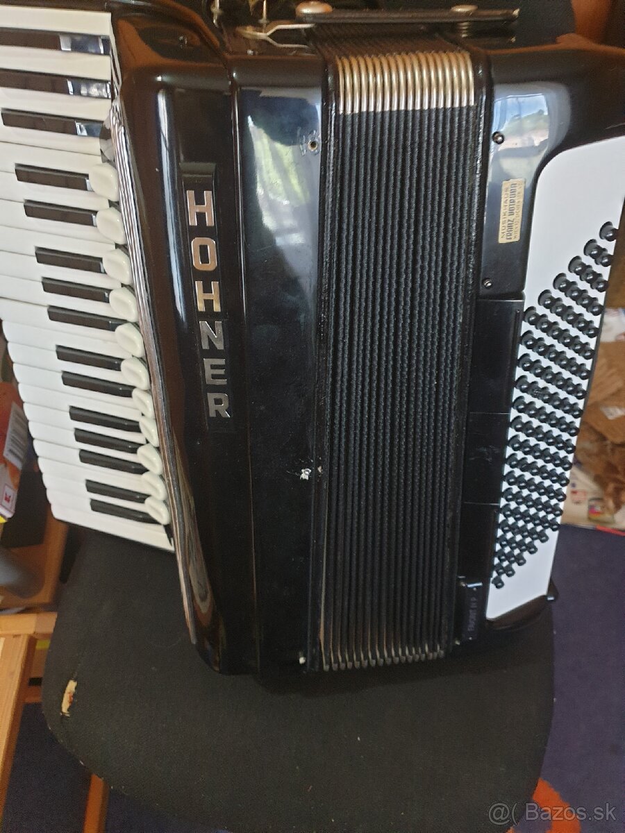 Predám akordeón Hohner Favorit IV P
