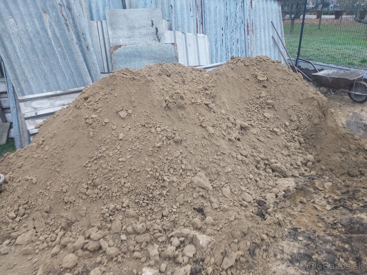 Darujem za odvoz hnedú zeminu Trnava