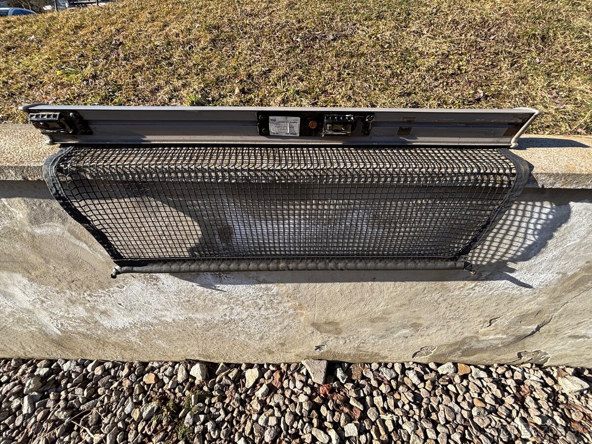 Roleta kufra Volvo v50