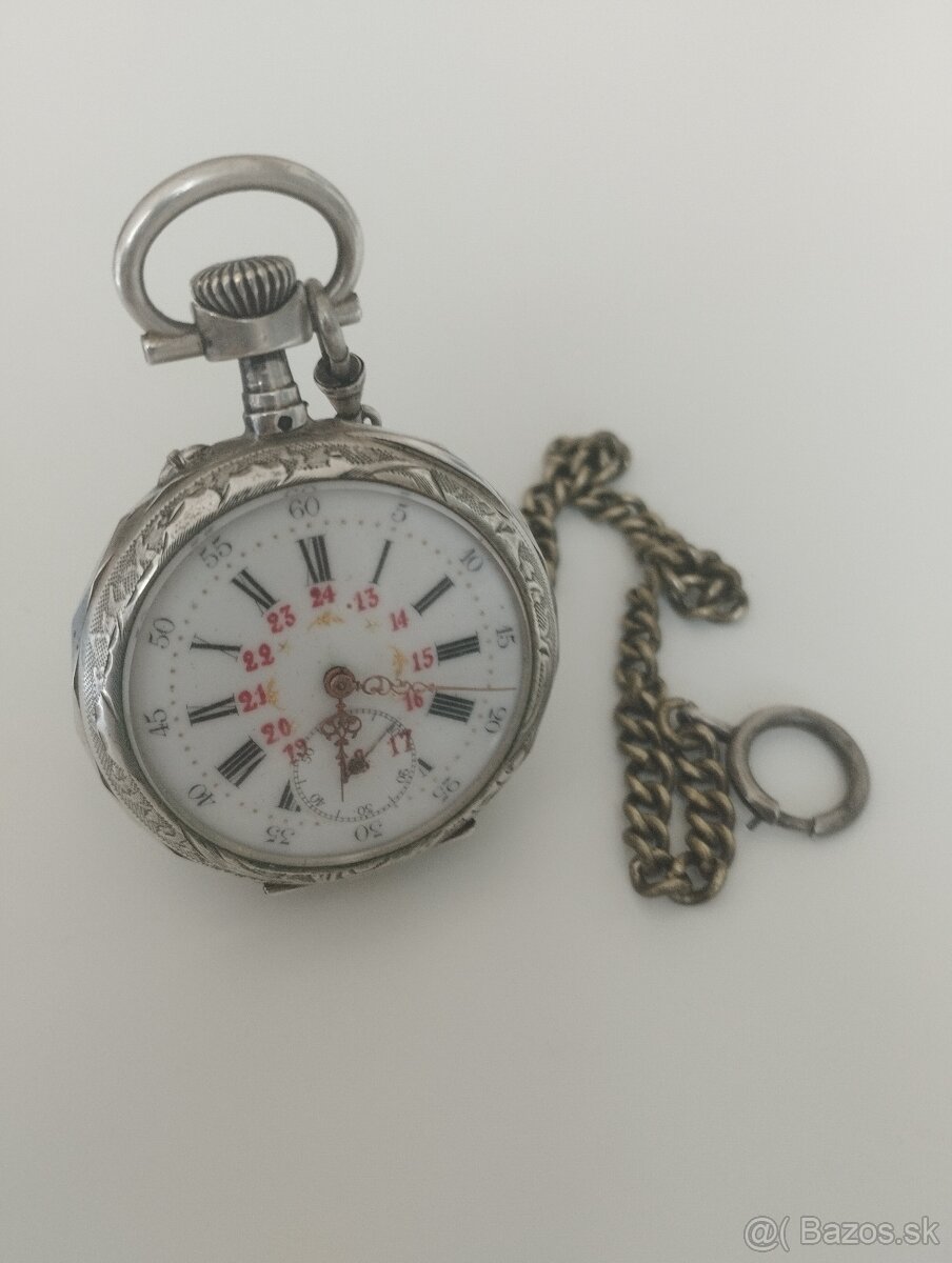 Strieborné naťahovacie hodinky z 19. storočia