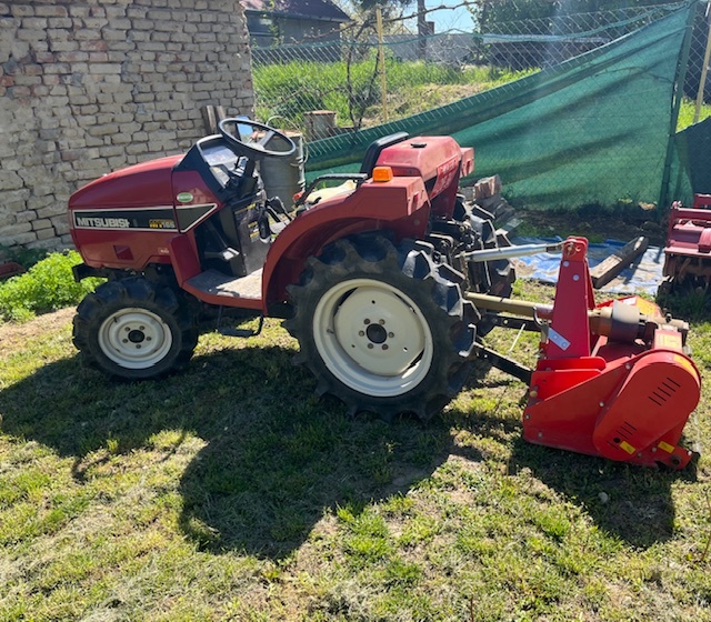 Malotraktor Mitsubishi MT165