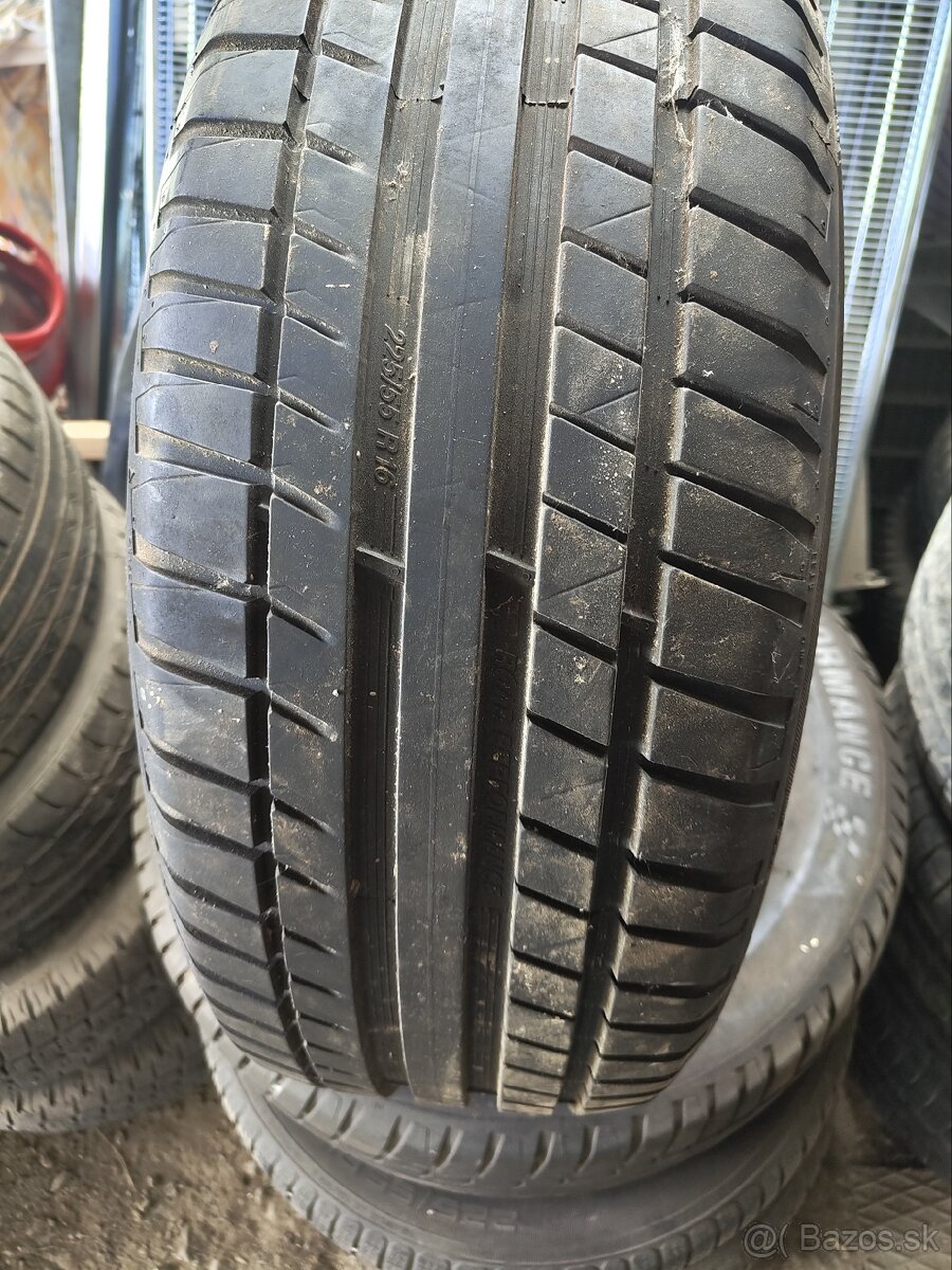 225/55 r16