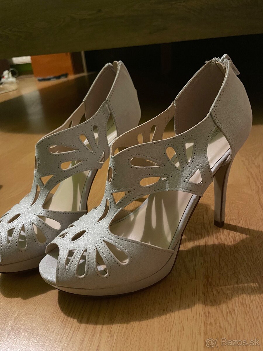 Nove topanky 39