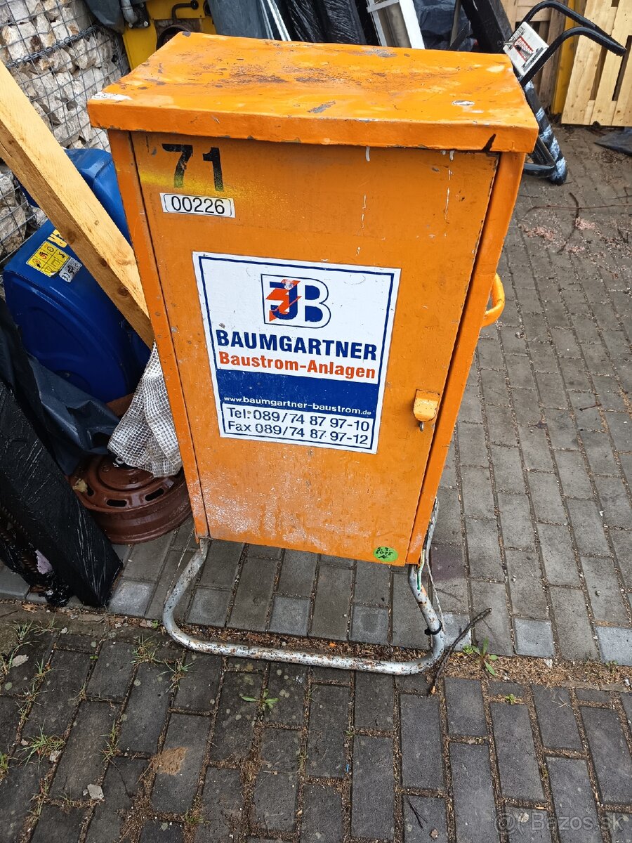 Stavebný rozvádzač