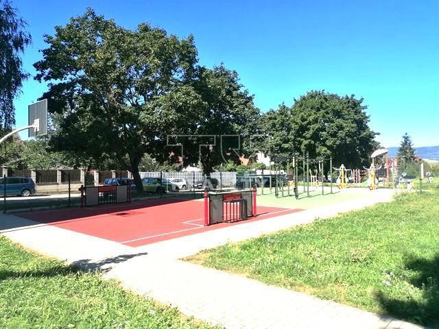 NA PREDAJ 1-IZBOVÝ BYT V ILAVE S VÝMEROU 38 M2.