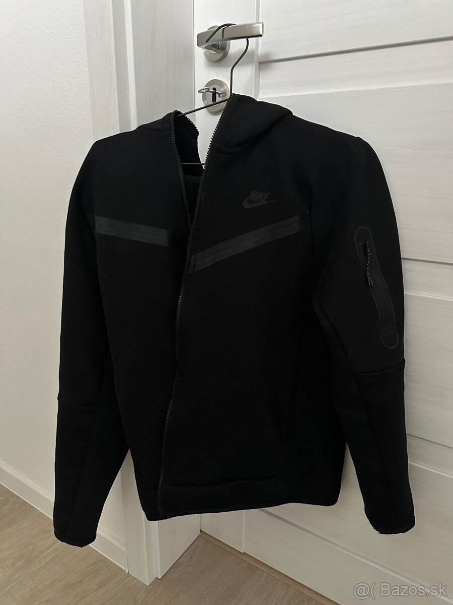 Nike tech fleece