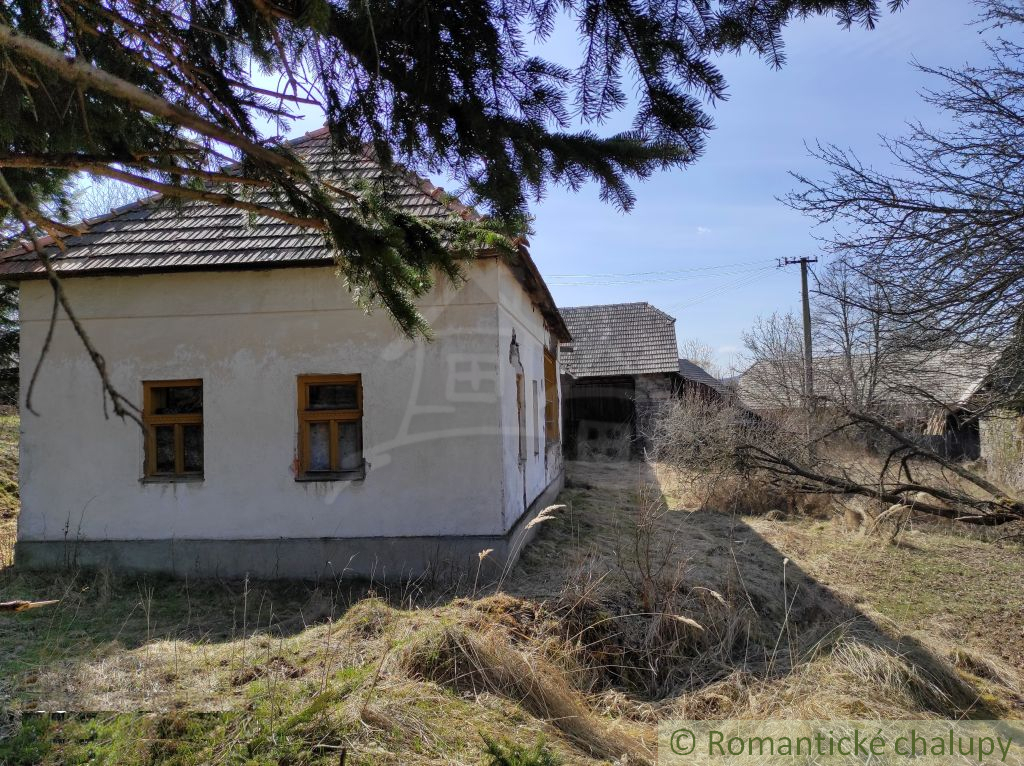 VÝRAZNE ZNÍŽENÁ CENA - Pôvodné gazdovstvo v peknom prostre