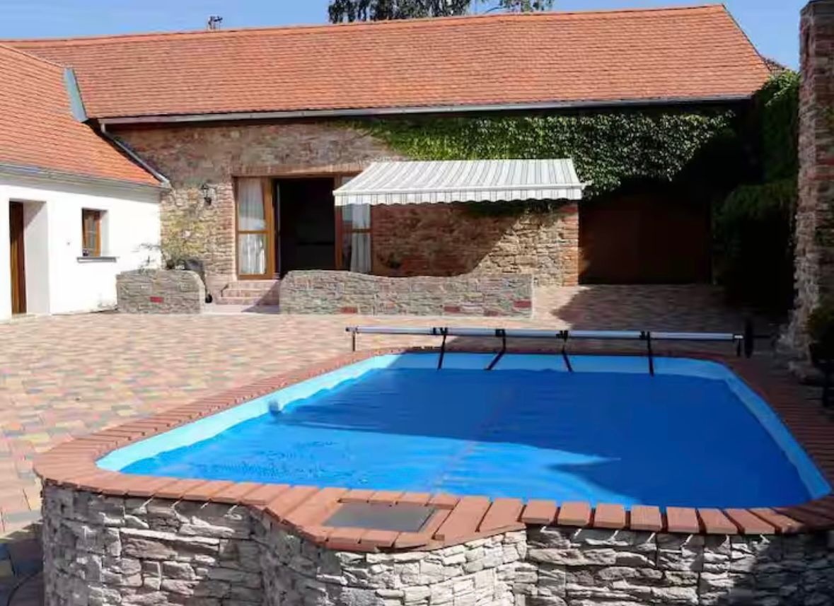 Súkromná chalupa s bazénom a výhľadom: Znojemsko, WiFi, kľud