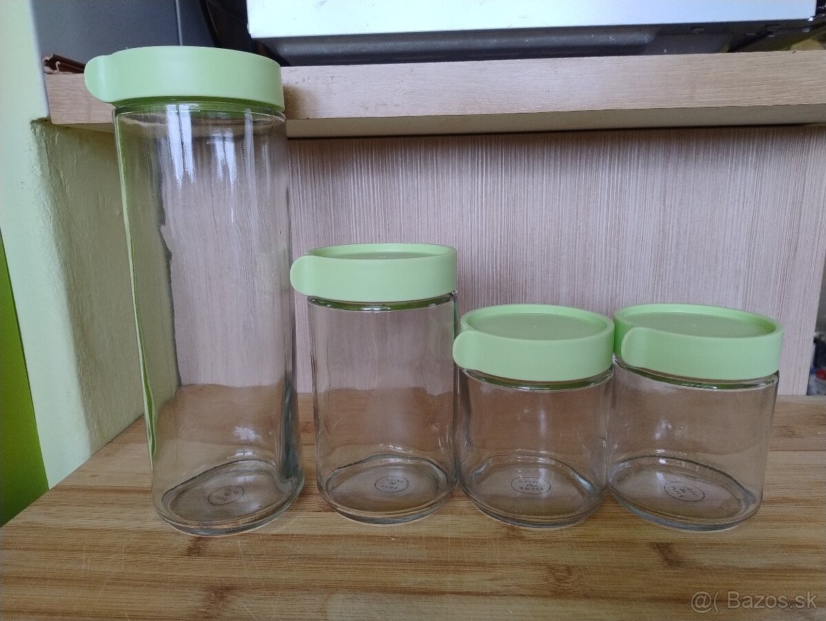 karafy, svietniky, poháre, džbán, vázy, koreničky