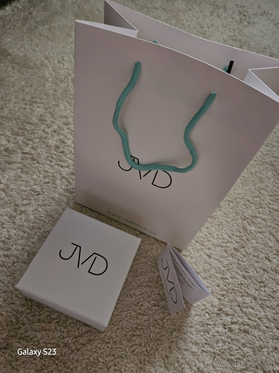 Elegantne JVD hodinky