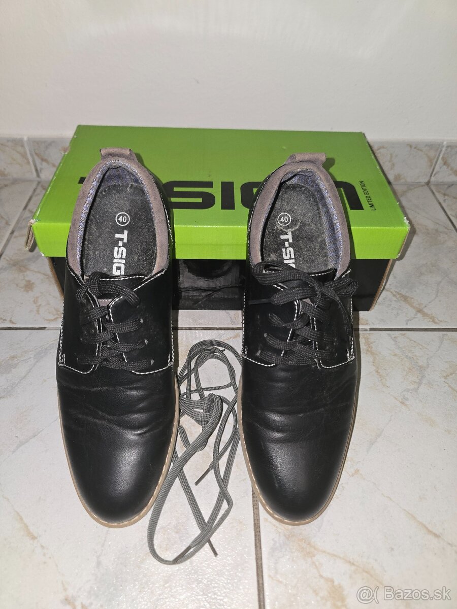 Športovo elegantné mokasíny