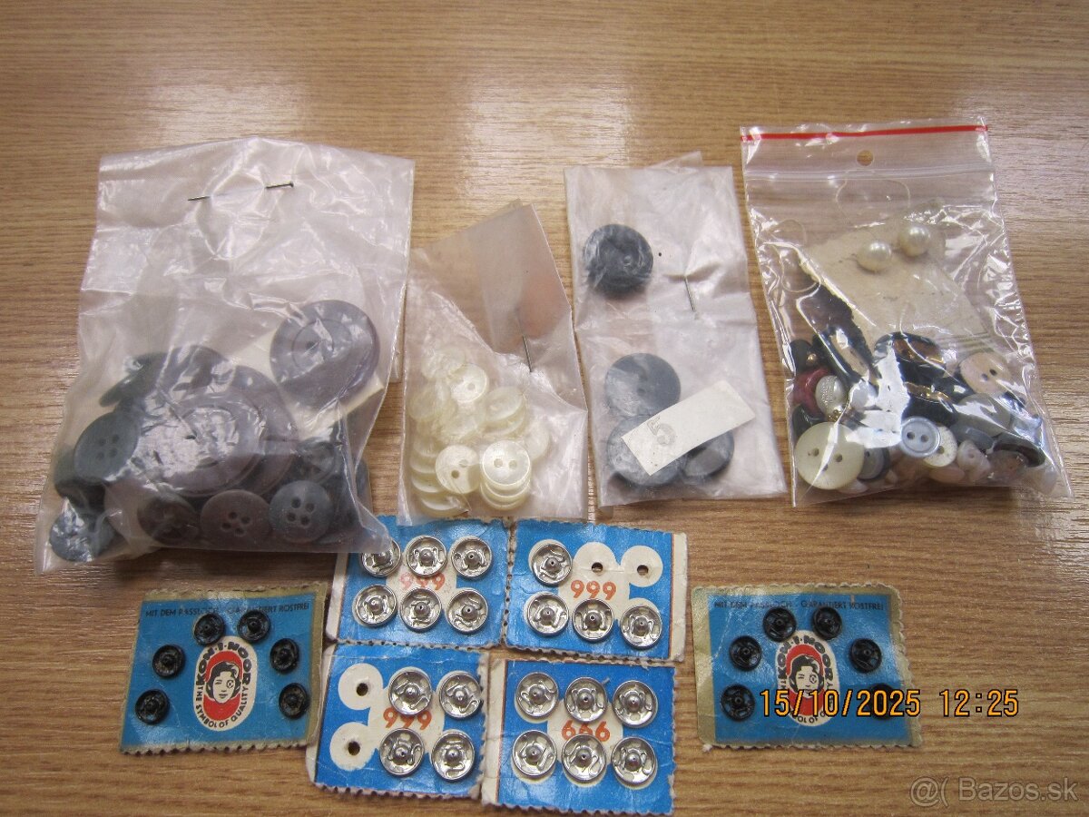 Darujem staré patenty, gombíky