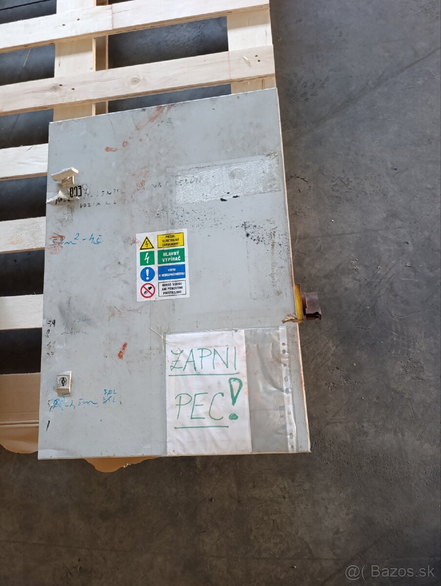 Rozvádzač pre vykurovanie vykonové zariadenia