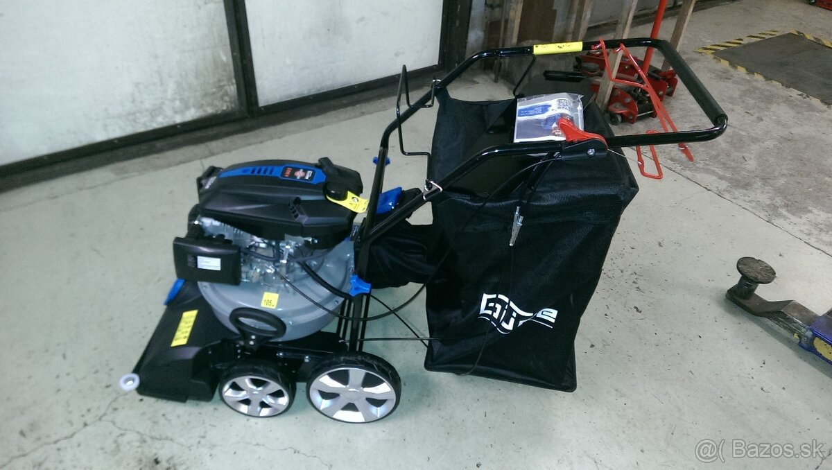 Motorový vysávač/