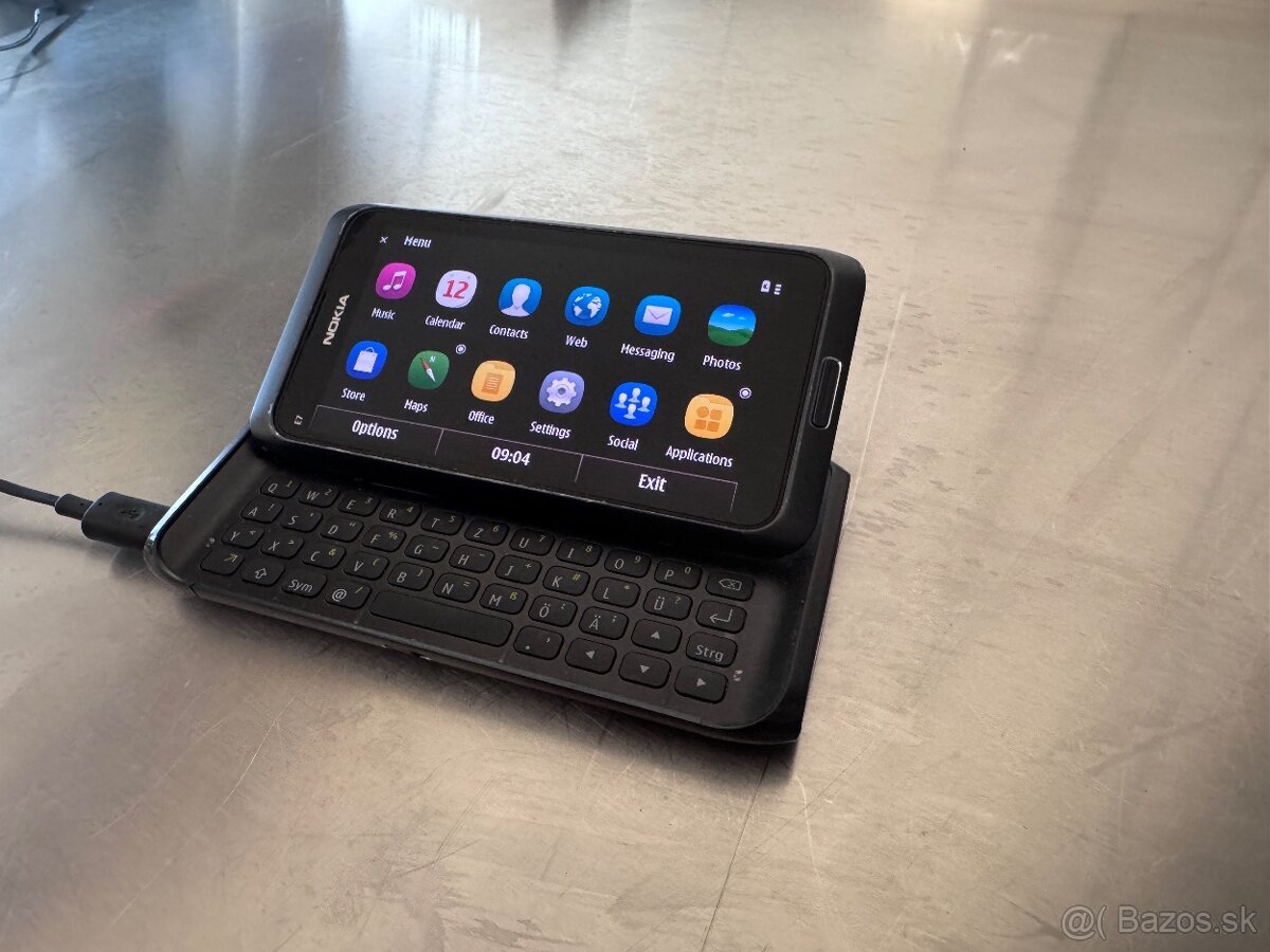 Nokia E7