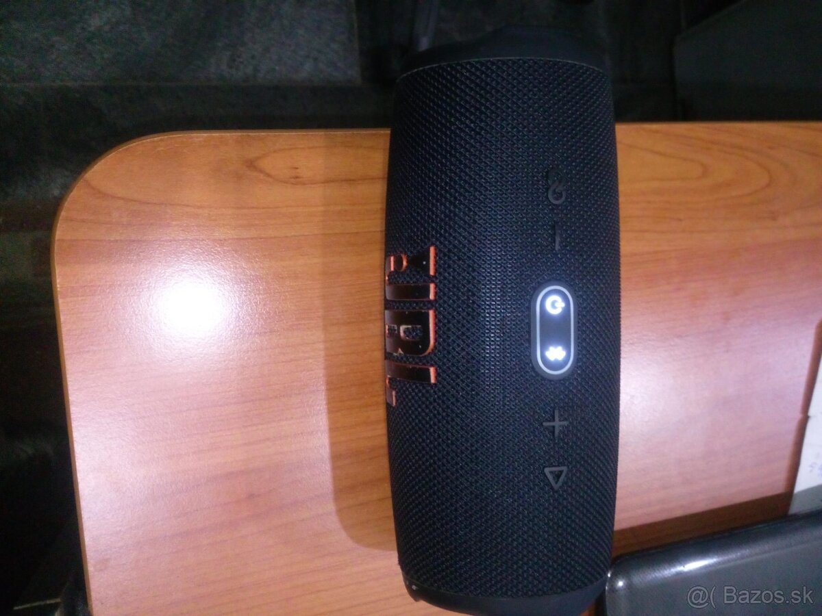 JBL Charge 5