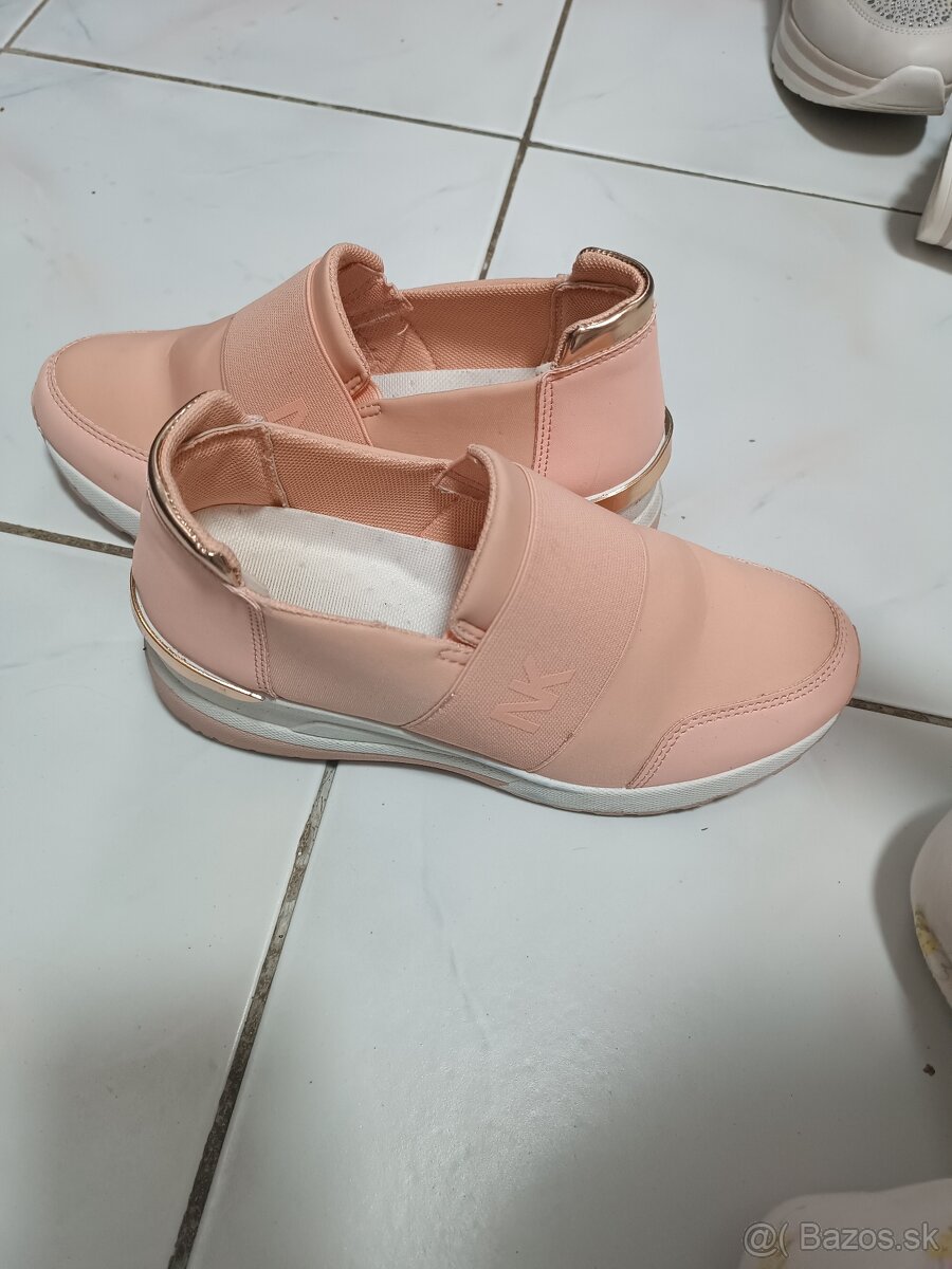 Dámske tenisky na platforme