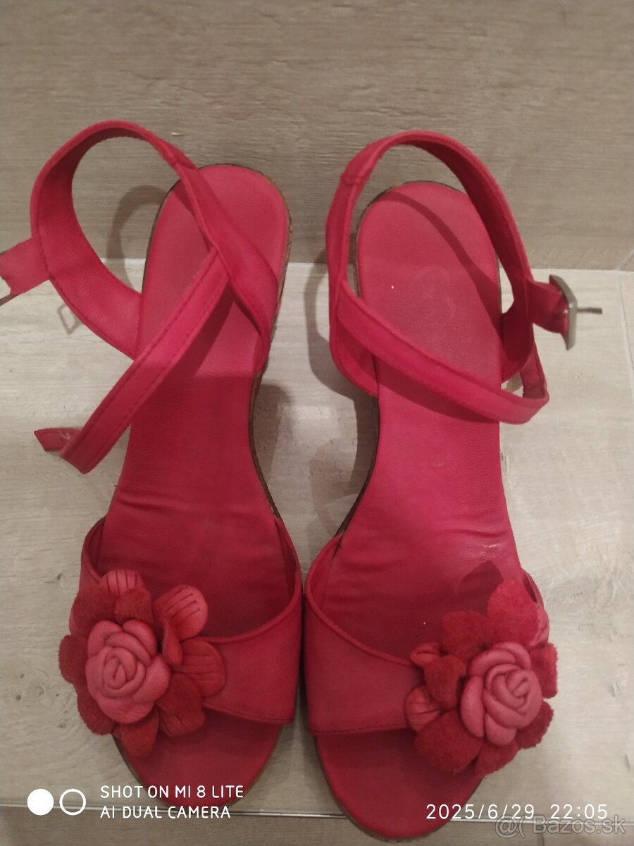 Dámske sandálky