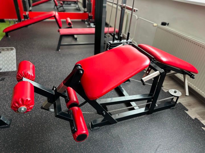 PREDKOP A ZAKOP, LEG PRESS A HACKEN