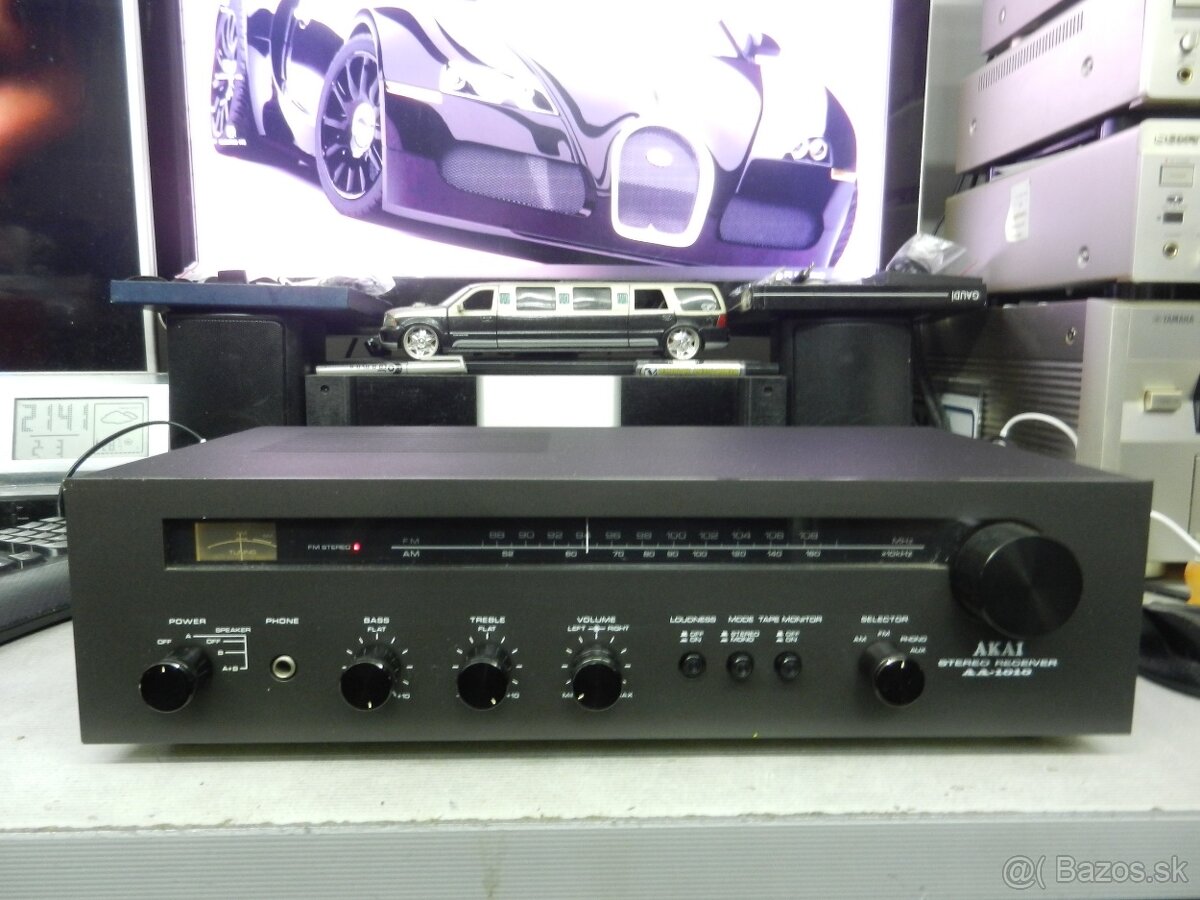 AKAI AA-1010...FM/AM stereo receiver...