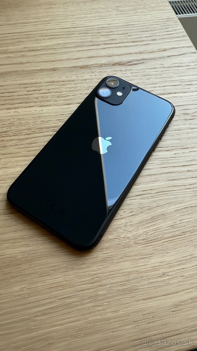 Predám iPhone 11 / 128 GB / čierna farba + EarPods