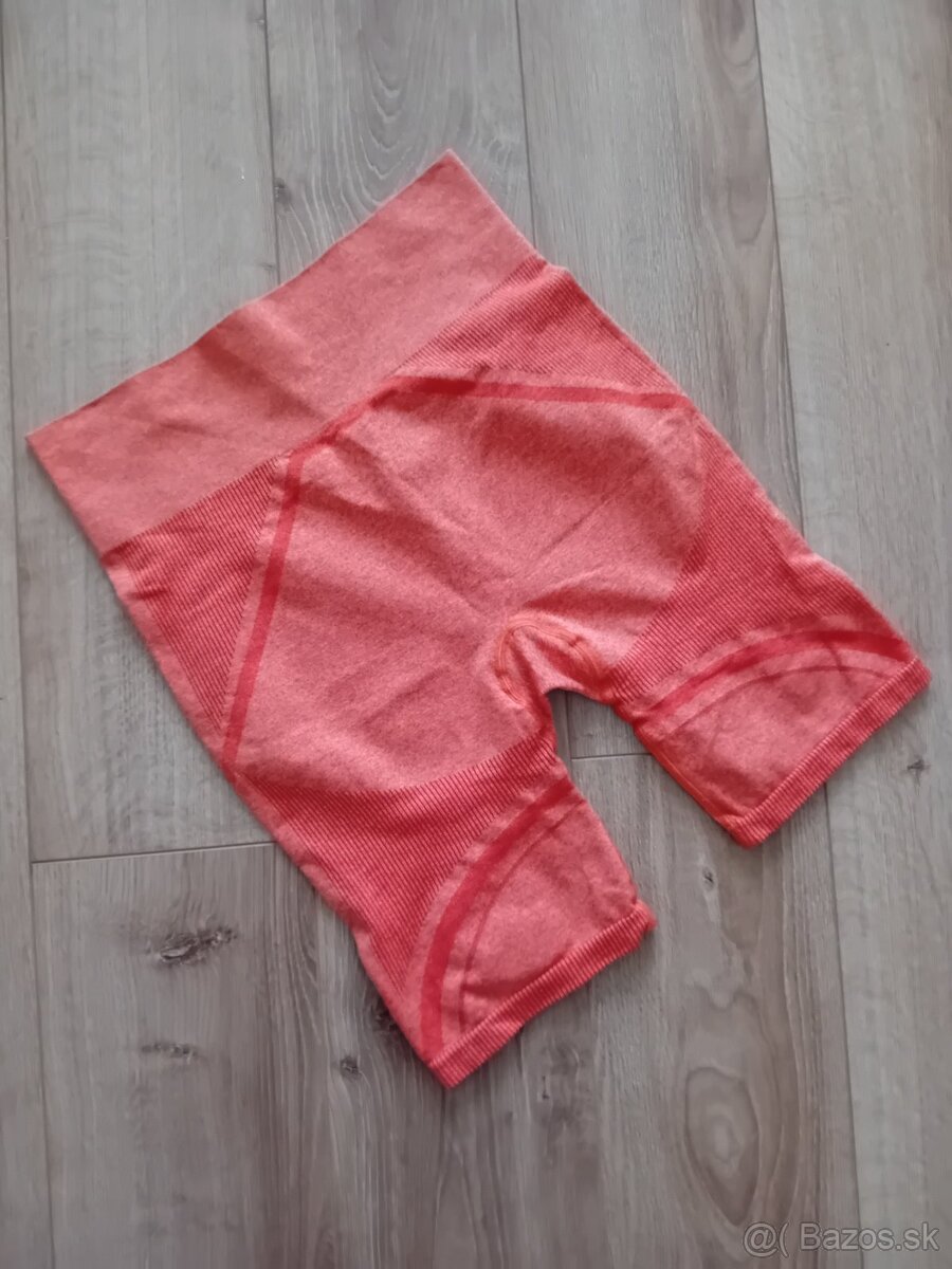 LEGÍNY, RIVER ISLAND, velk. M