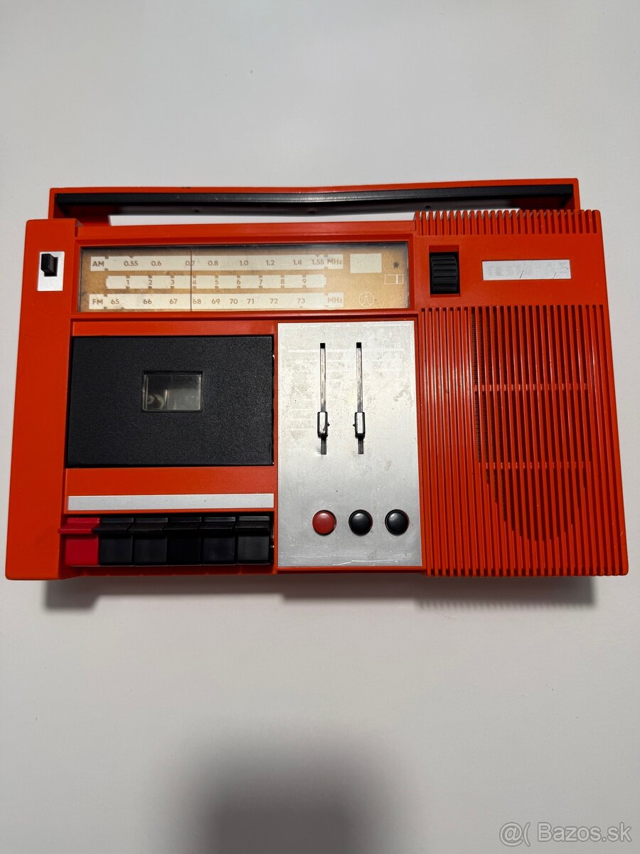 Predam radio-magnetofon Tesla A 5