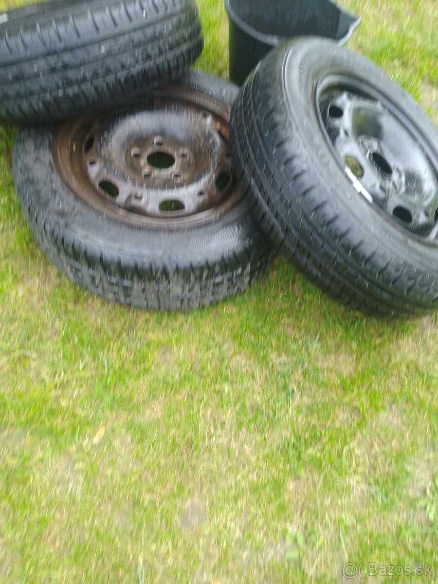 SKODÀ FABIA SADA LETNYCH KOLIES R14