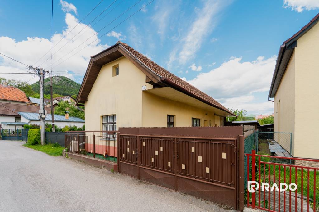 RADO | Na predaj rodinný dom v malebnej obci Omšenie