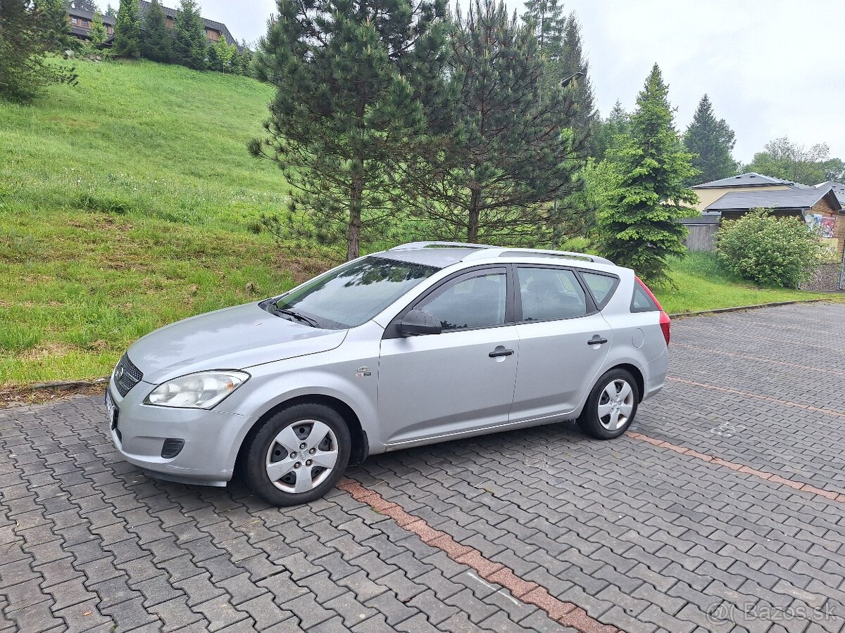 Kia Ceed combi 1.4 benzin 77 kw rok 5/2008 180000 km