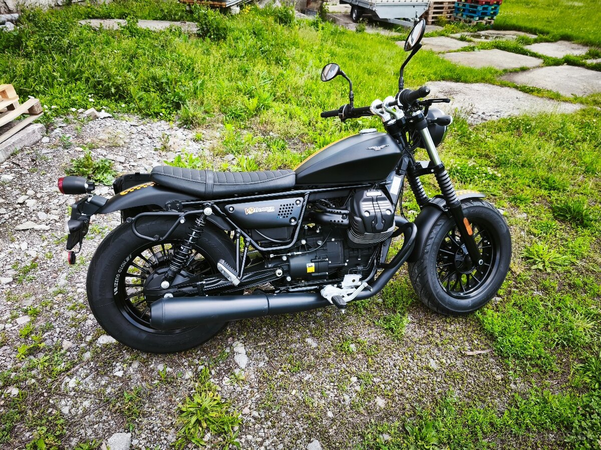 Moto Guzzi V9 BOBBER